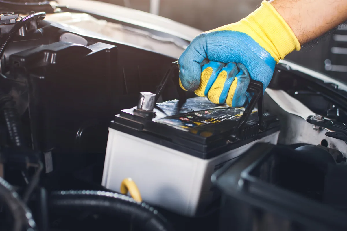 Battery replacement service for cars and commercial vehicles
